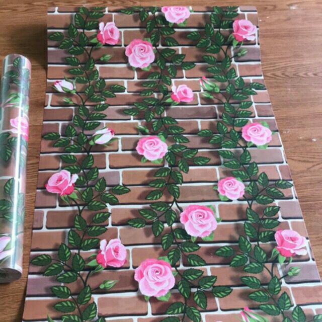 Giấy dán tường hoa hồng dây leo, giả gạch 3d,khổ 45cm*10m ( có sẵn keo dán)