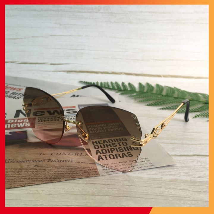 Kính Râm Nữ Thời Trang Đinh Ốc Sành Điệu | BigBuy360 - bigbuy360.vn