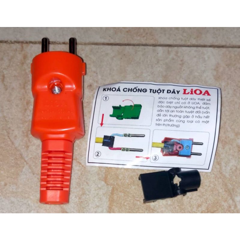 Phích cắm siêu chịu tải Lioa có khóa chống tuột dây 20A