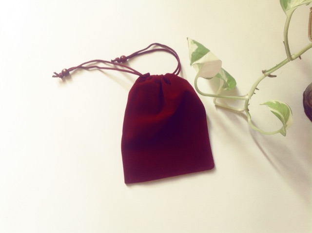 Túi vải nhung dày 9cm * 12cm dây rút đựng nữ trang, mỹ phẩm, quà tặng