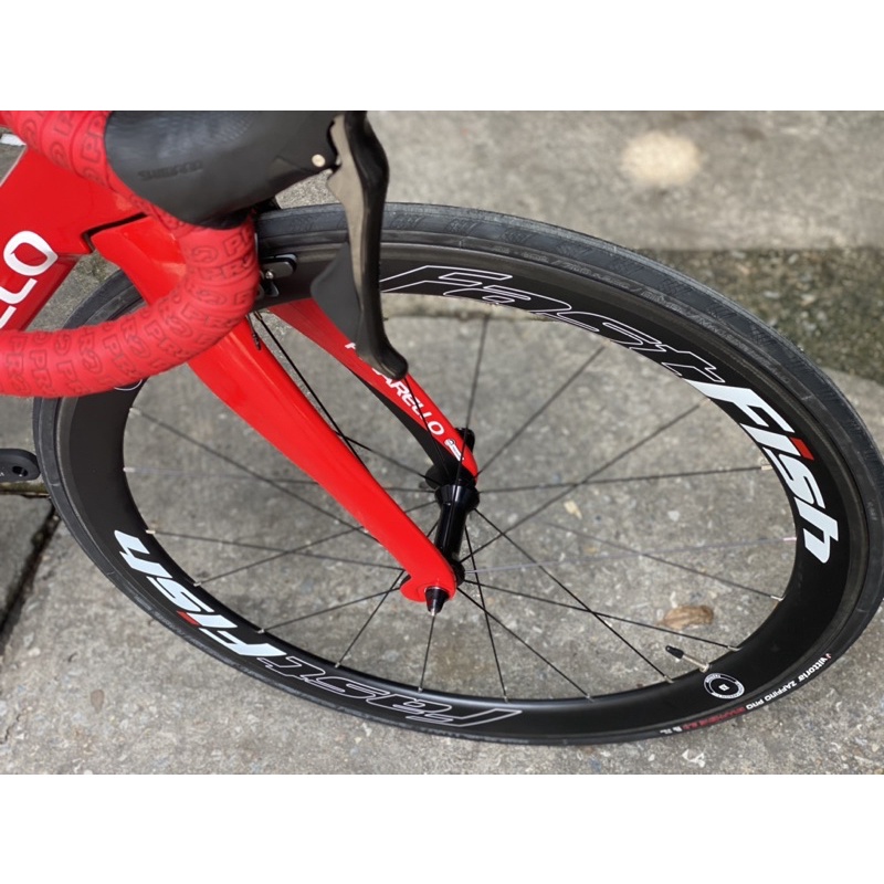 Xe pina F12 dựng group 105 bánh carbon