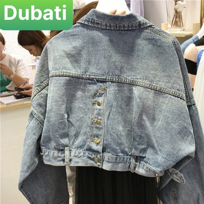 ÁO KHOÁC NỮ CHẤT BÒ JEAN 3 NÚT SAU SIÊU CÁ TÍNH TREND MỚI HÀN QUỐC- DUBATI FASHION
