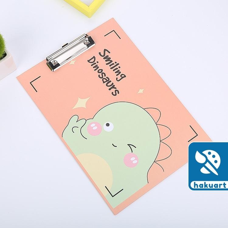 Bảng Kẹp Giấy In Hình Họa Tiết Khủng Long Dễ Thương - Văn Phòng Phẩm Haku