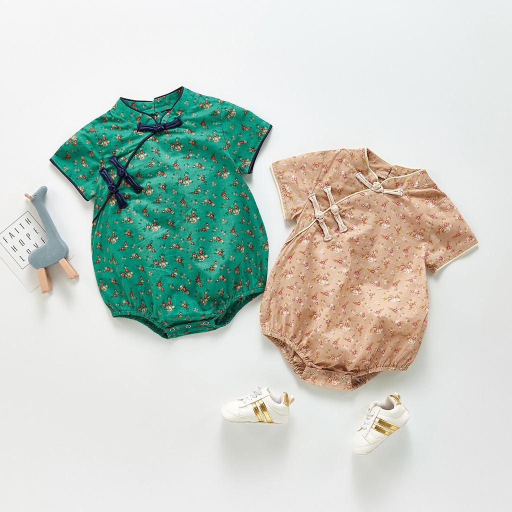 Áo liền quần kiểu sườn xám in hoa thân thiện với da cho bé