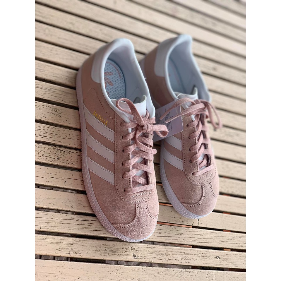 Giày Adidas