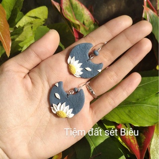 Khuyên tai đất sét Polymer handmade hoa cúc