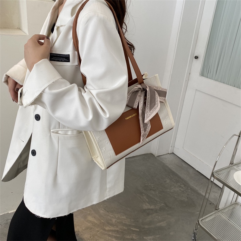 Túi Xách Nữ Đính Đinh Tán Thời Trang Hàn Quốc