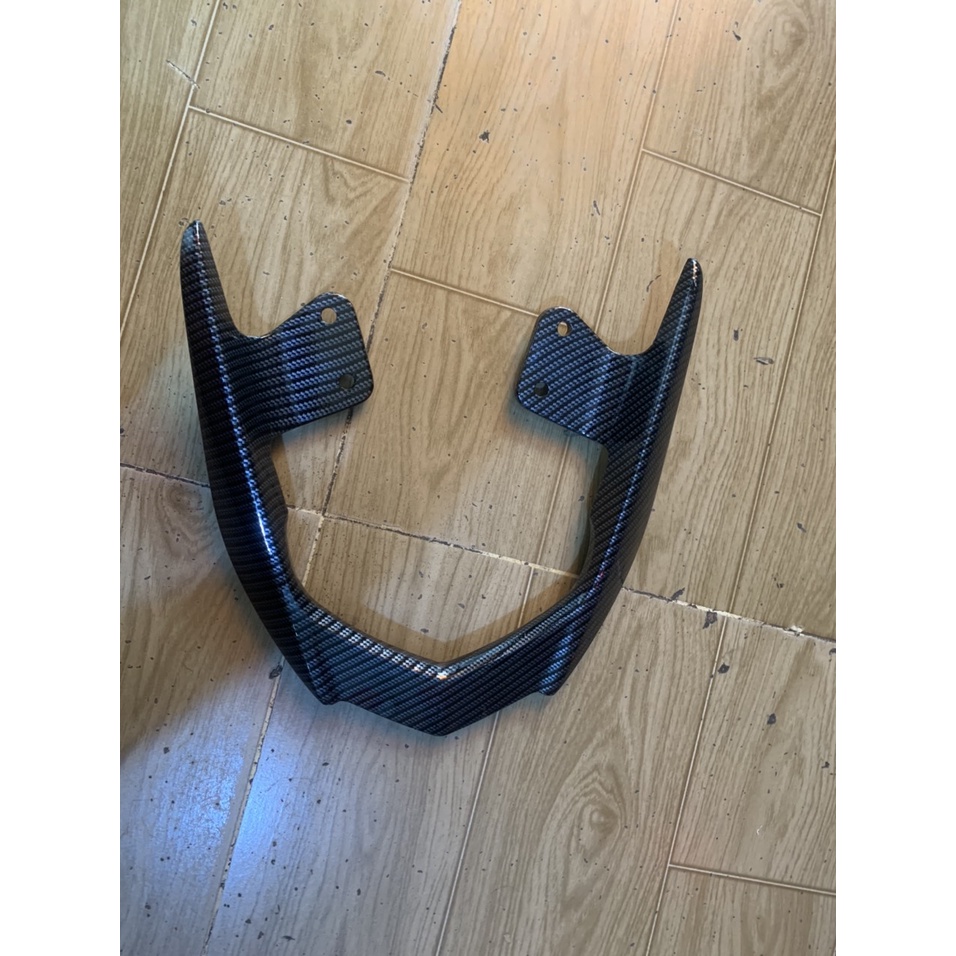 Cảng sau xe exciter 150 kiểu V1 màu cacbon