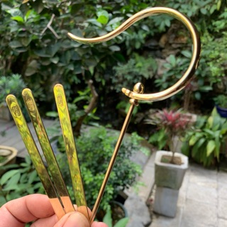 Móc Khuyên Trơn Tầu