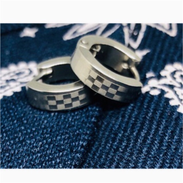 Khuyên nam thời trang