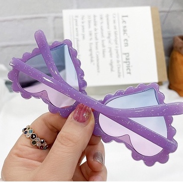 Kính Mát Hình Trái Tim Dễ Thương Cho Bé Gái