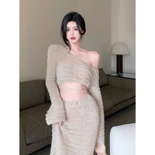 Set len lông thỏ áo croptop thắt dây eo chân váy body dài