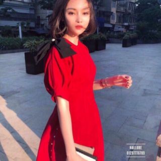 Đầm đính ngọc phối nơ
