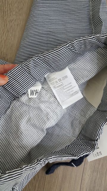 Quần short sọc đen kaki bé trai HM dư xịn