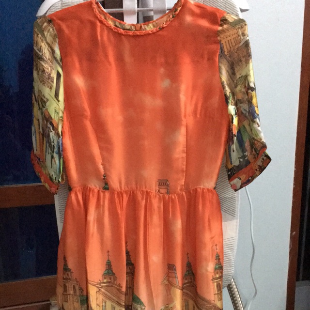 Đầm dạo phố