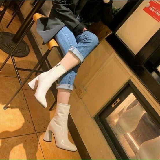 Bốt nữ lửng thời trang da bóng, Bốt nữ da bóng mũi vuông lót lông 2021 Boot cao gót gót vát khóa cạnh màu đen trắng | BigBuy360 - bigbuy360.vn