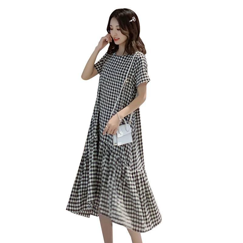 Đầm đuôi cá dáng dài sọc ca rô trắng đen phong cách Retro cho mẹ bầu