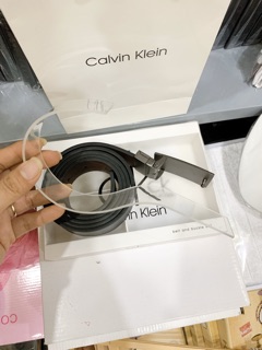 Kệ trưng dây nịt mica cho shop Rubyhouse68