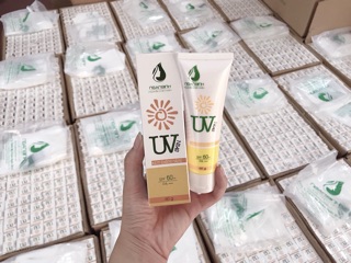 Kem Chống Nắng Ngân Bình siêu rẻ