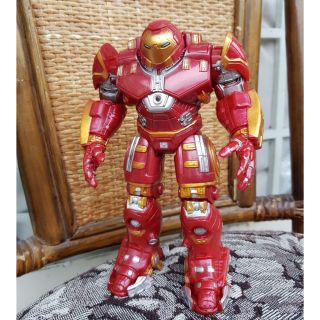 Mô hình Hulkbuster marvel bẻ khớp