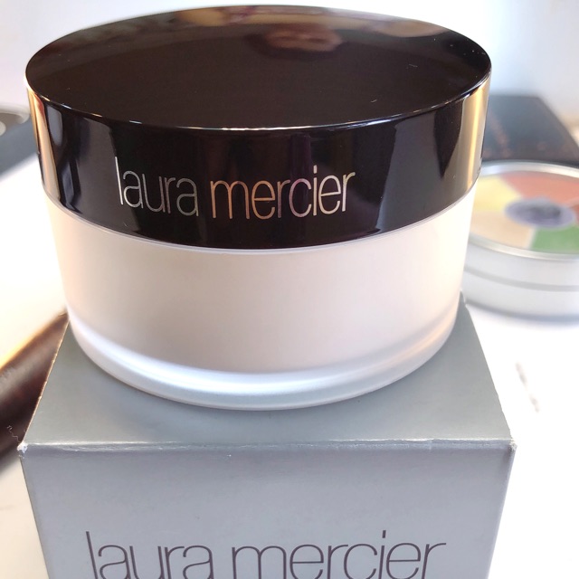 Phấn phủ Laura mercier