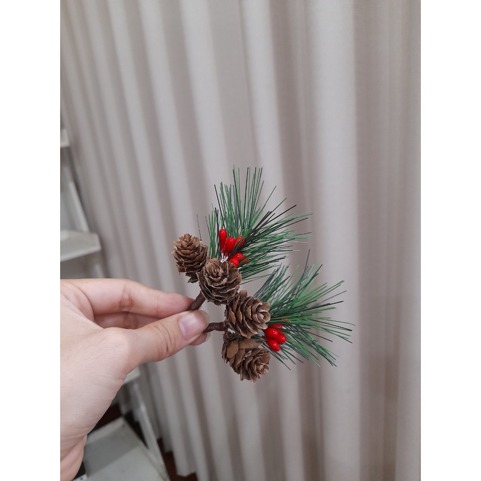 Set 10 cành thông nhỏ trang trí giáng sinh Noel VPPTUEMINH, cành lá thông quả đỏ phụ kiện quà tặng