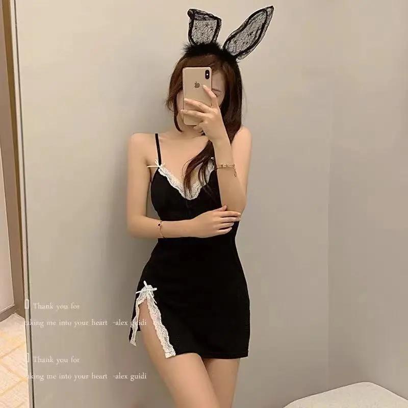 Đầm Ngủ Hai Dây Hở Lưng Màu Đỏ Quyến Rũ Dành Cho Nữ Sinh