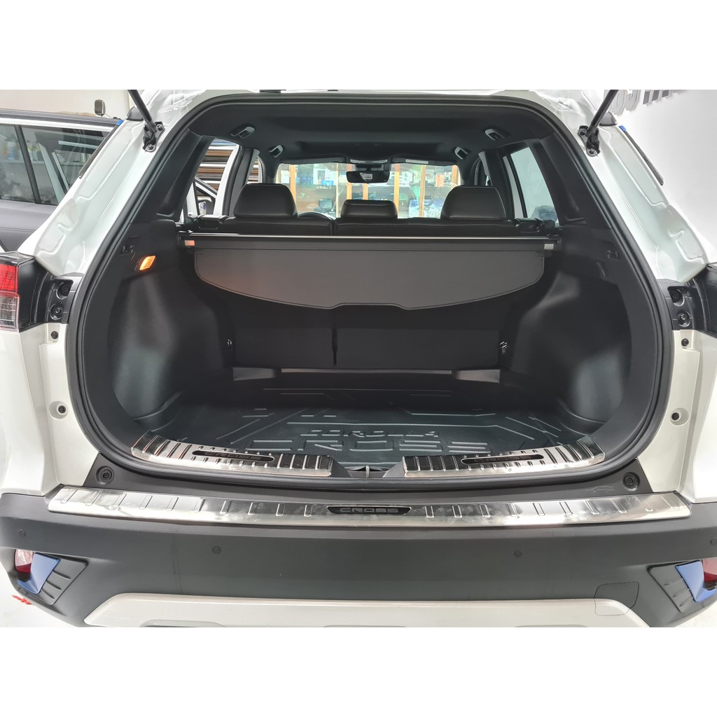Ốp Chống Trầy Cốp Xe Corolla Cross 2020 2021 2022 Mẫu Inox Cao Cấp - tặng kèm keo tăng dính