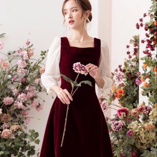 Váy nhung đỏ