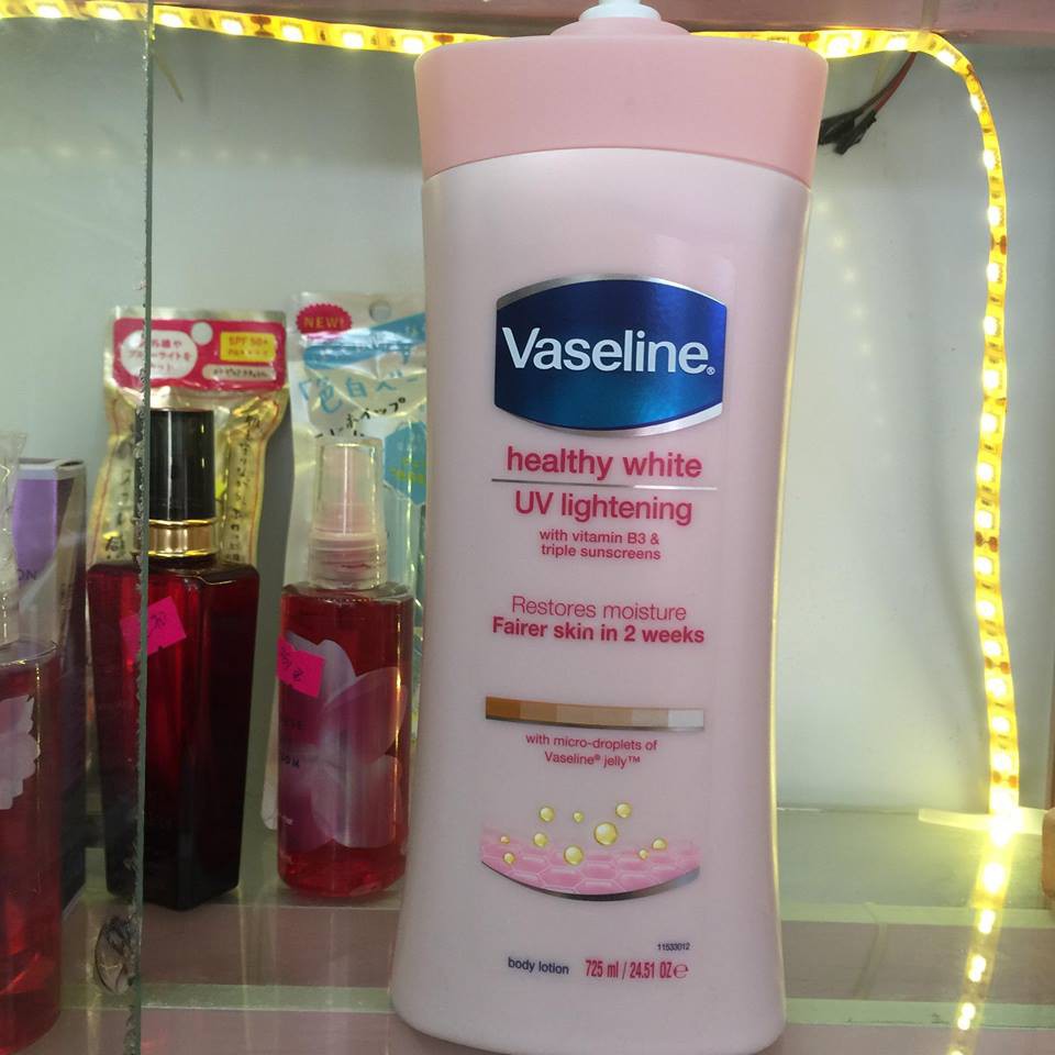 Sữa dưỡng thể trắng da Vaseline Body Lotion 725ml