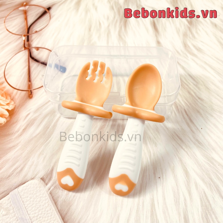 Bộ Thìa dĩa ăn dặm cho bé cao cấp có nút chặn chống hóc có hộp đựng đi kèm