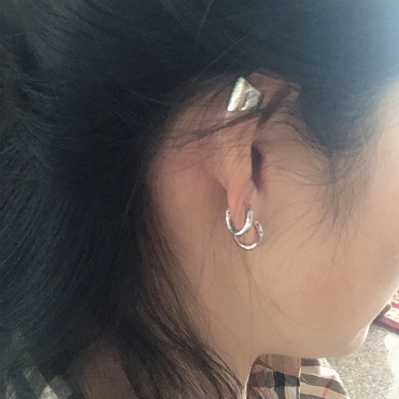 1 Khuyên Kẹp Sụn Tai Màu Bạc Họa Tiết Hình Học Đơn Giản Cho Nam Và Nữ