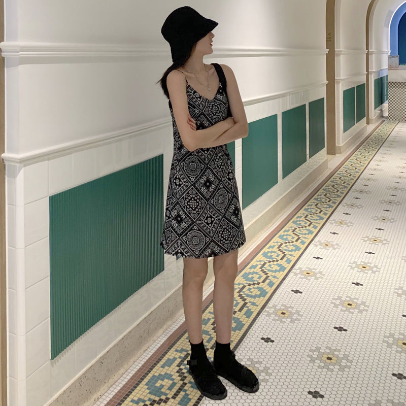 Đầm Hai Dây In Hoa Phong Cách Retro Thời Trang Dành Cho Nữ | BigBuy360 - bigbuy360.vn