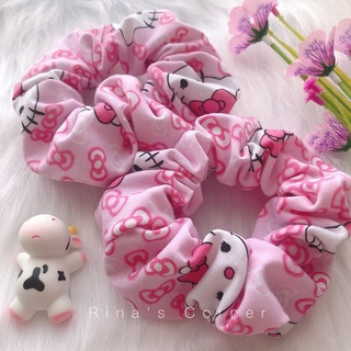 Cột tóc scrunchies Hello Kitty hồng nhạt