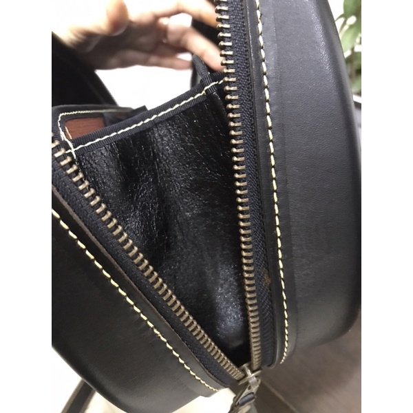 Túi đeo chéo da thật Big Prosperity - hàng trưng bày