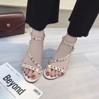 Sandal cao gót đinh