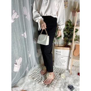Sandal xỏ ngón nơ