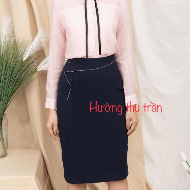 Chân váy bút chì vạt phối nẹp trắng trẻ trung | BigBuy360 - bigbuy360.vn