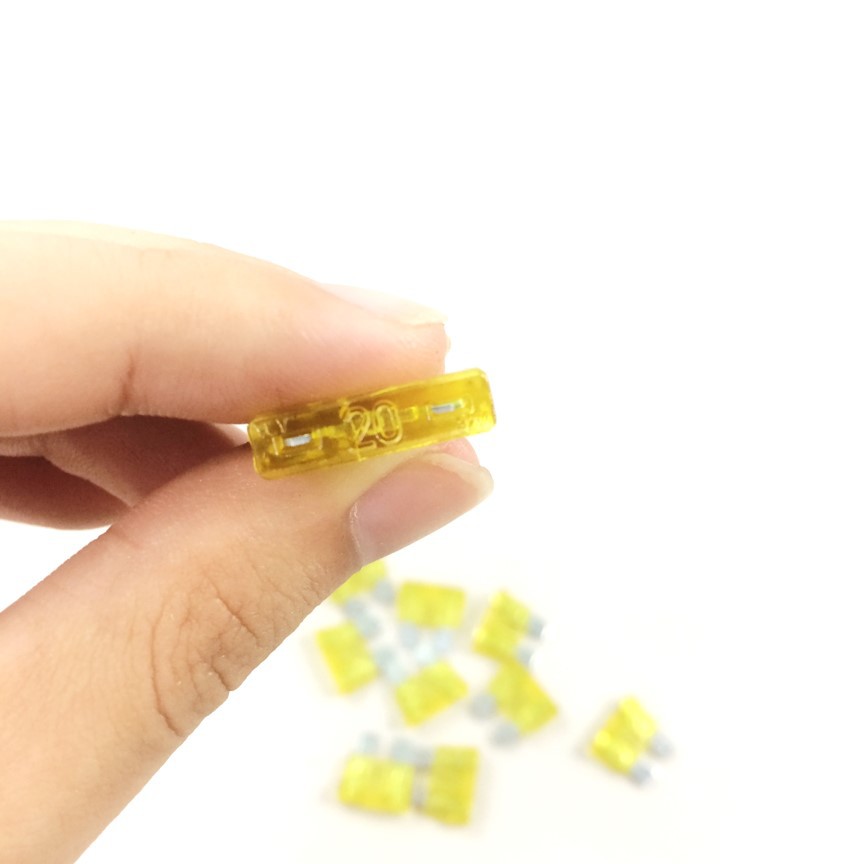 Bộ 10 cái cầu chì dùng trong xe Oto và Xe máy cỡ size M dài 19x18mm (Loại 20A) Greennetworks