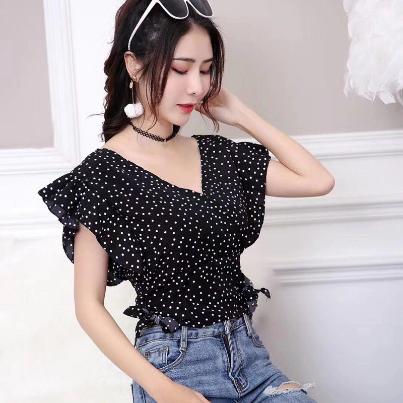 Áo kiểu chất Chiffon tay ngắn cổ chữ V phối bèo hoạ tiết chấm bi nữ tính