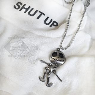 Vòng cổ mặt dây Jack Skellington.