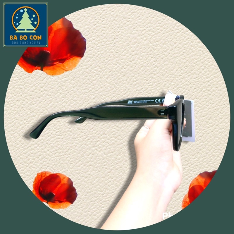 Kính HM UK gọng xanh tuyệt đẹp, dáng nam nữ đều đeo đẹp, có đầy đủ bill mua hàng ( bill ảnh cuối phần mô tả)