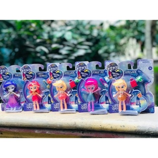Búp bê pony và lọ nước thần