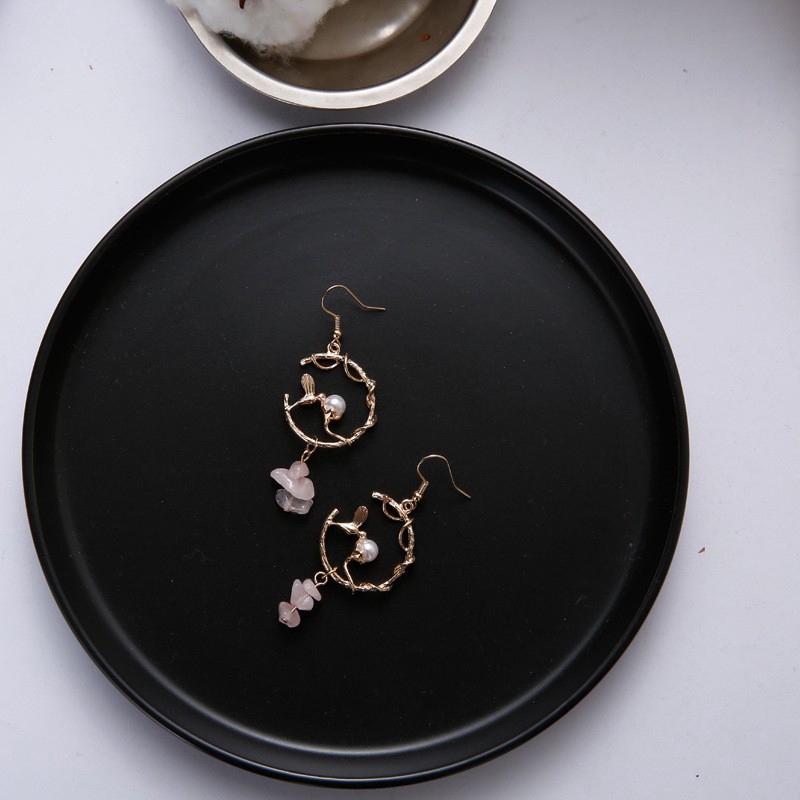 Cute Vintage Simulated Pearl Magpie Bird Animal Tree Branch Circle Irregular Natural Stone Drop Earrings Women Jewelry