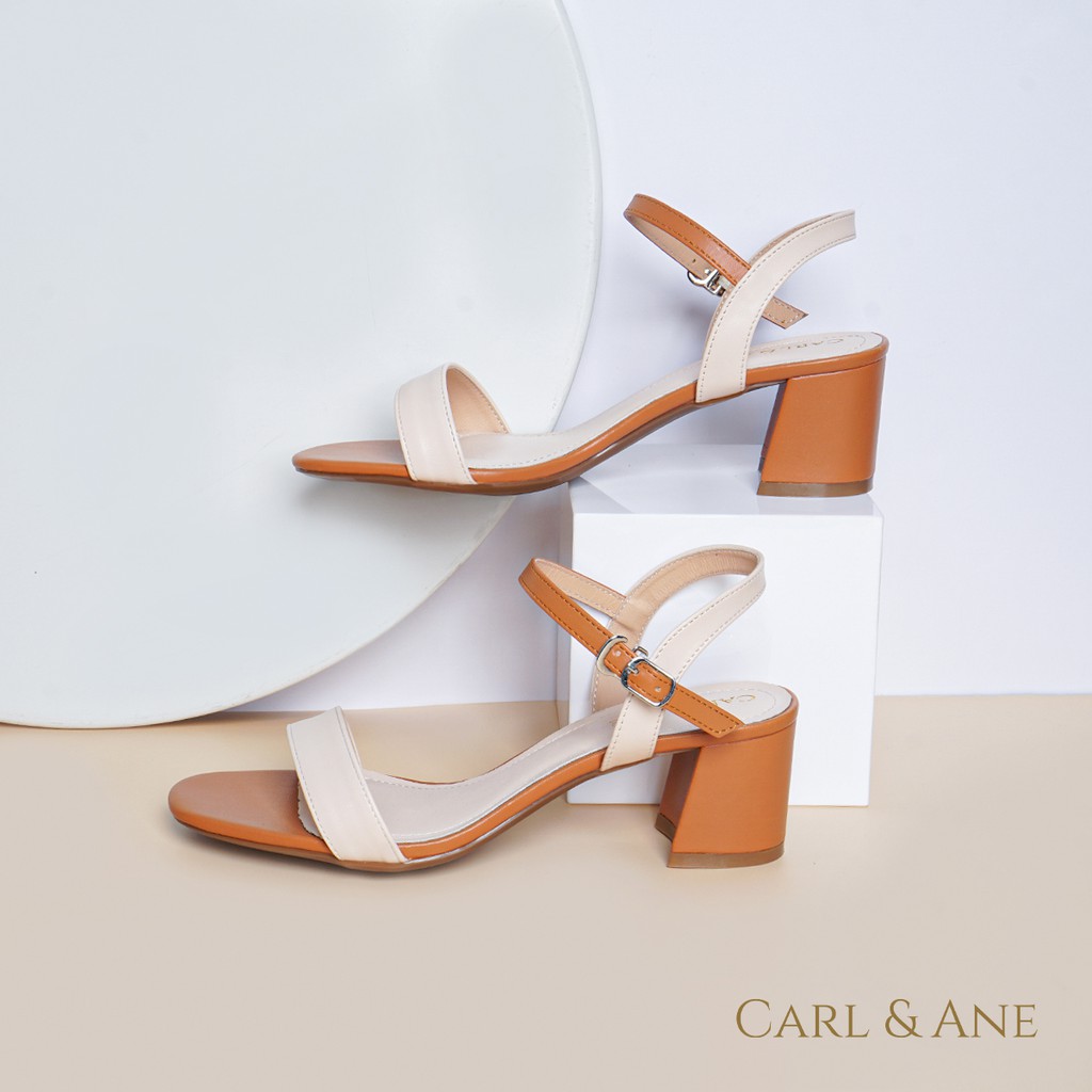 Carl &amp; Ane - Giày sandal nữ phối tinh tế cao 5cm màu kem phối bò_ CS004