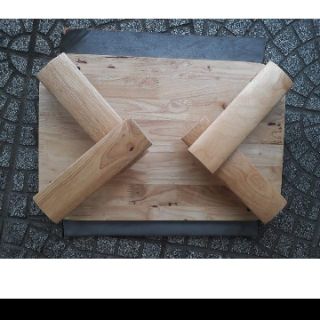 Bàn trà chân bánh mì