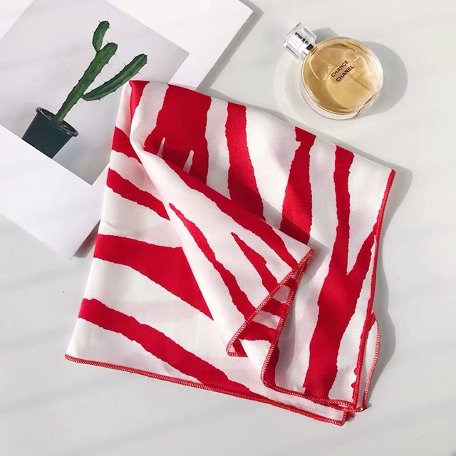 Khăn vuông size 50cm hoạ tiết ngựa vằn - Maben