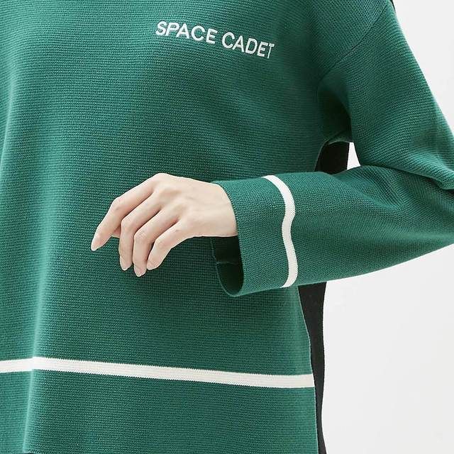 Áo len nữ phối màu Space Cadet của GU