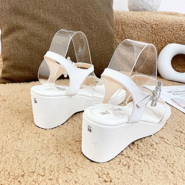 SANDAL XUỒNG BẢN NGANG KHOÁ GÀI HOA