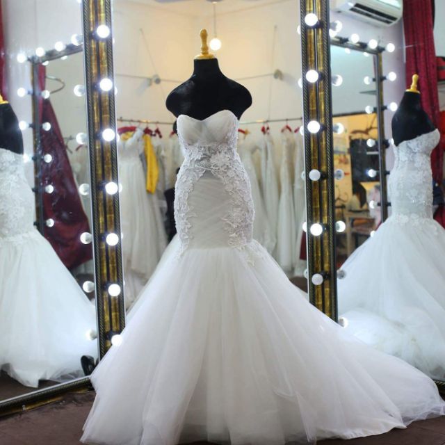 Thanh lý áo cưới đuôi cá cúp ngực màu trắng y hình mặc 1 lần giá 900.000đ . Đẹp lung linh. Lên form cực chuẩn.